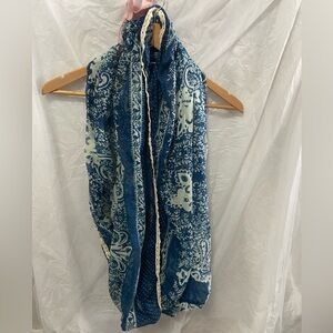 Ardene Blue and White Patterned Scarf *
2 for $20 BOHO